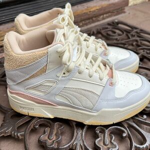 Women’s Puma High Top Sneakers, size 7 1/2